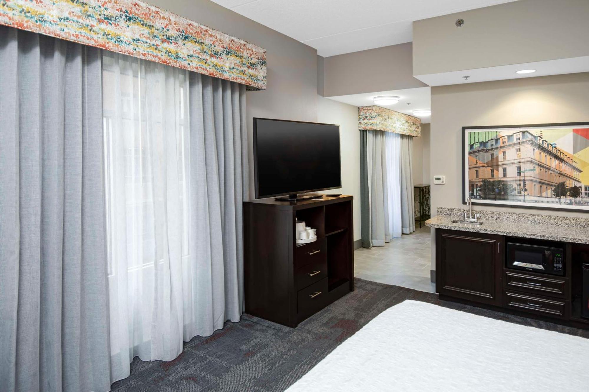 Hampton Inn & Suites - Raleigh Downtown Eksteriør billede